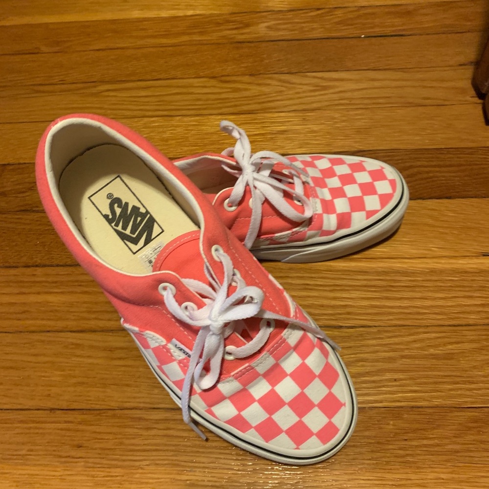 Women’s Checkered Vans Hot Pink